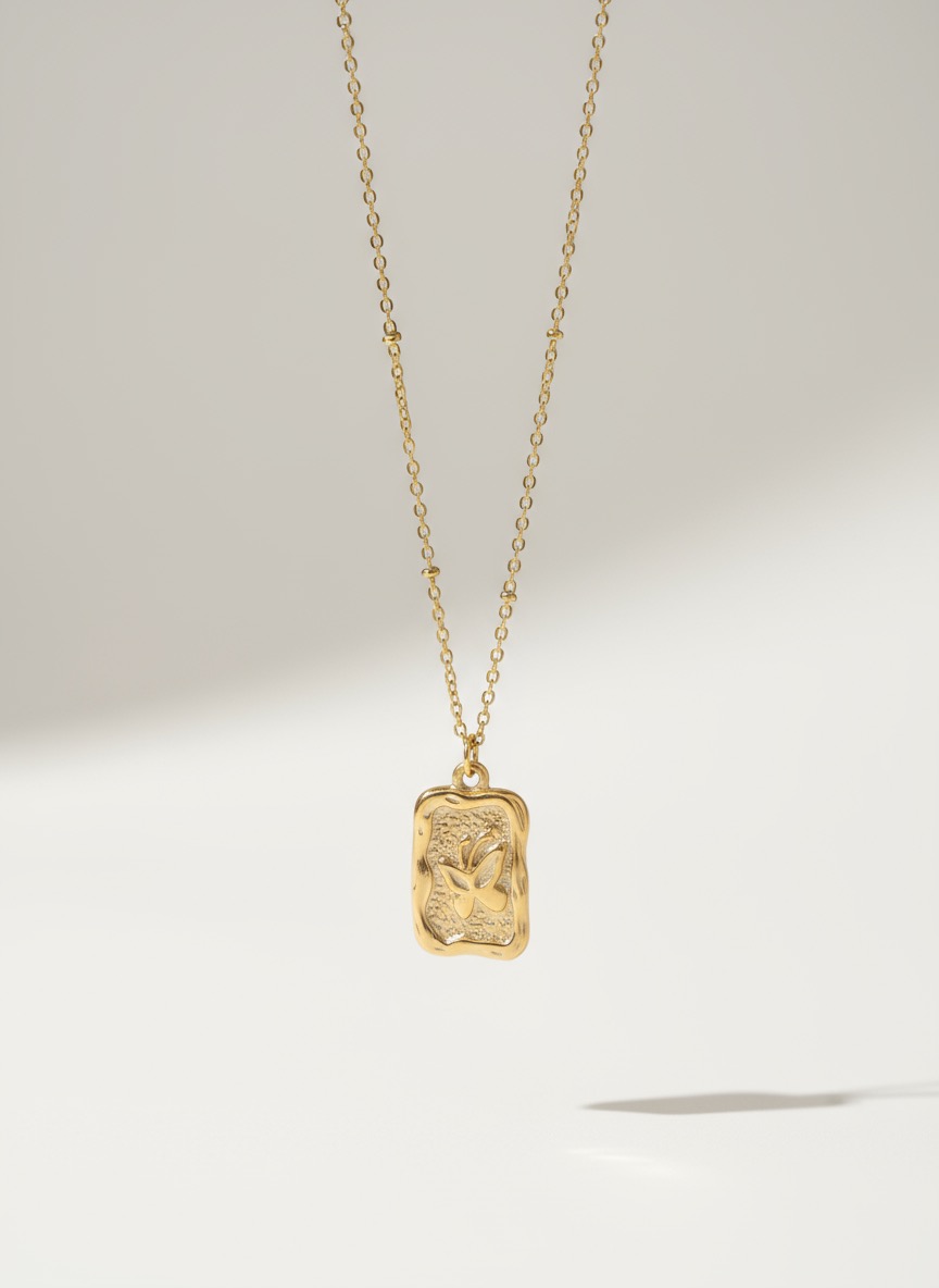 the-golden-relic-pendant-necklace-anti-tarnish-chain