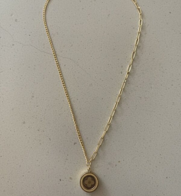 The Asymmetric Clover Pendant Necklace – Anti-Tarnish Finish