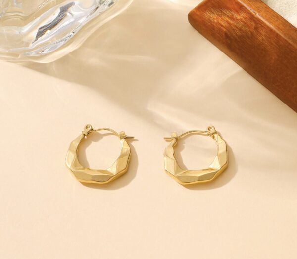 Sculptural Geometric Huggie Hoops – Anti-Tarnish Gold