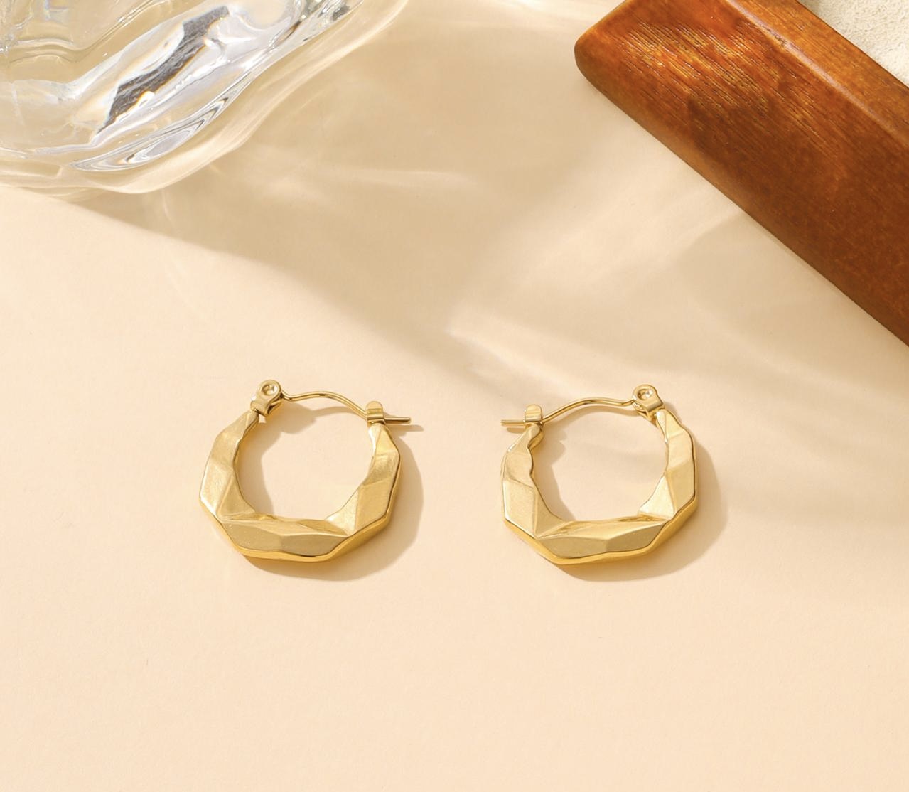sculptural-geometric-huggie-hoops-anti-tarnish-gold