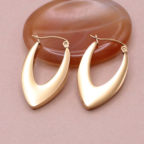 Sleek & Sculptural Wide Teardrop Hoops – Anti-Tarnish Gold
