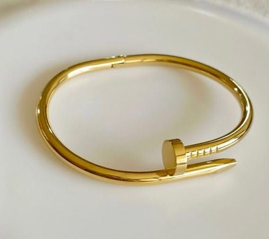rebellious-edge-nail-kada-anti-tarnish-gold-statement-bangle