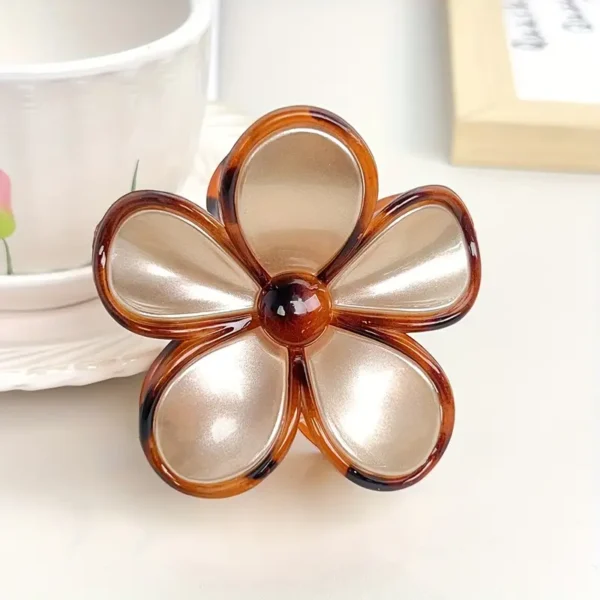 Luxe Minimalist Tortoise Flower Claw – Pearlescent Finish