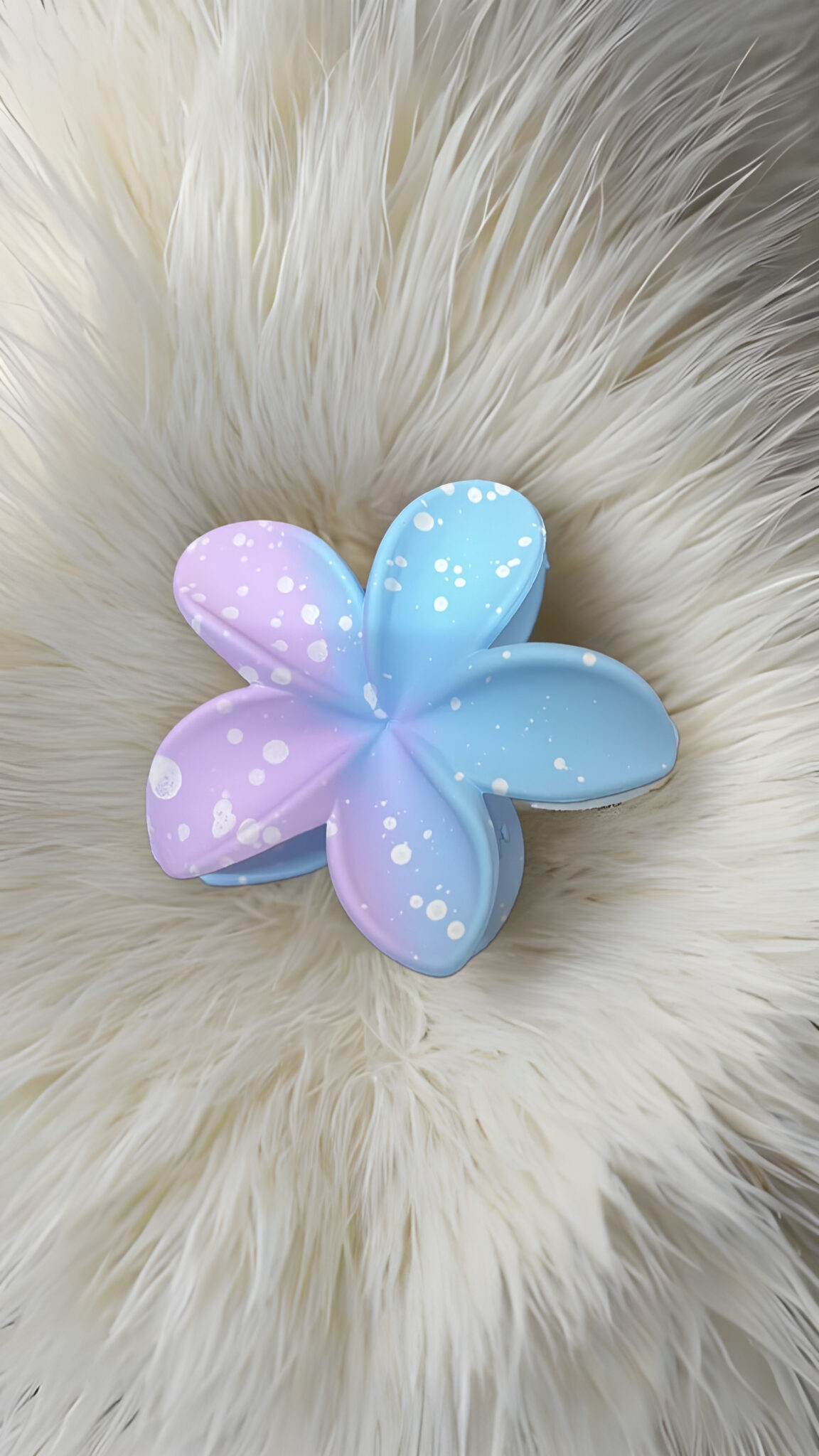 pastel-ombre-speckle-claw-dreamy-floral-statement