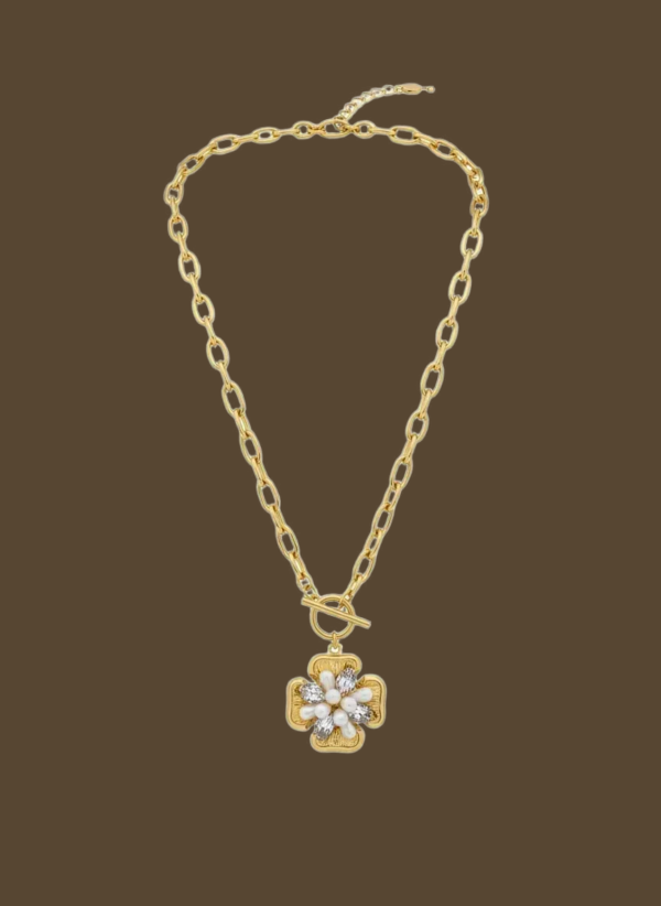 Pearl Blossom Clover Necklace. Anti Tarnish.