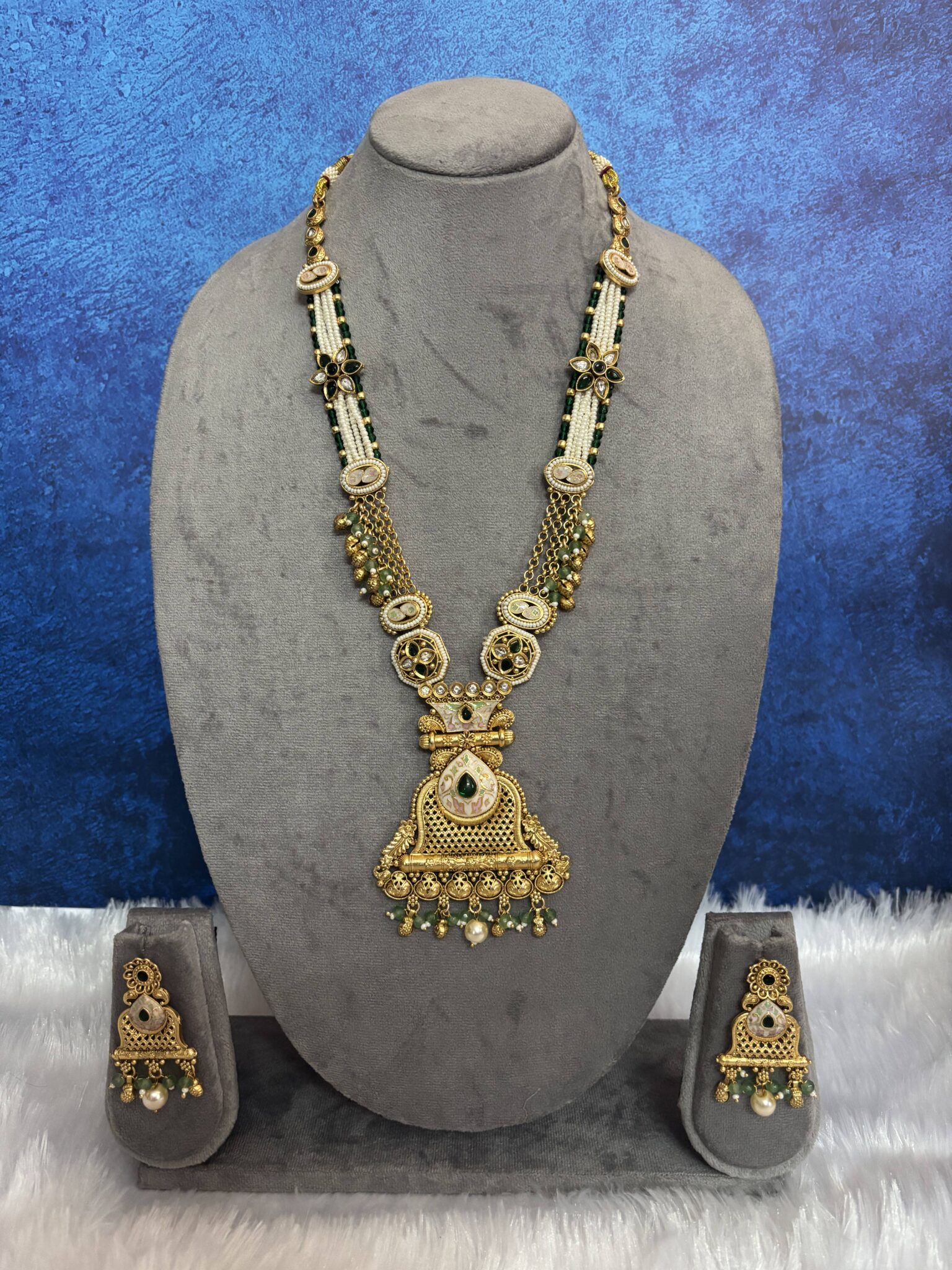emerald-heritage-kundan-temple-haram-set