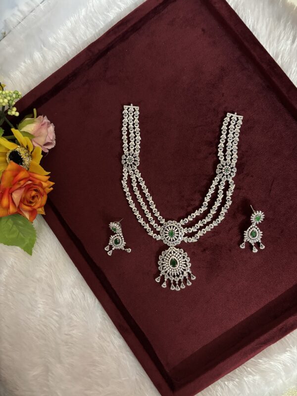 Emerald Sparkle Diamond-Finish Necklace Set