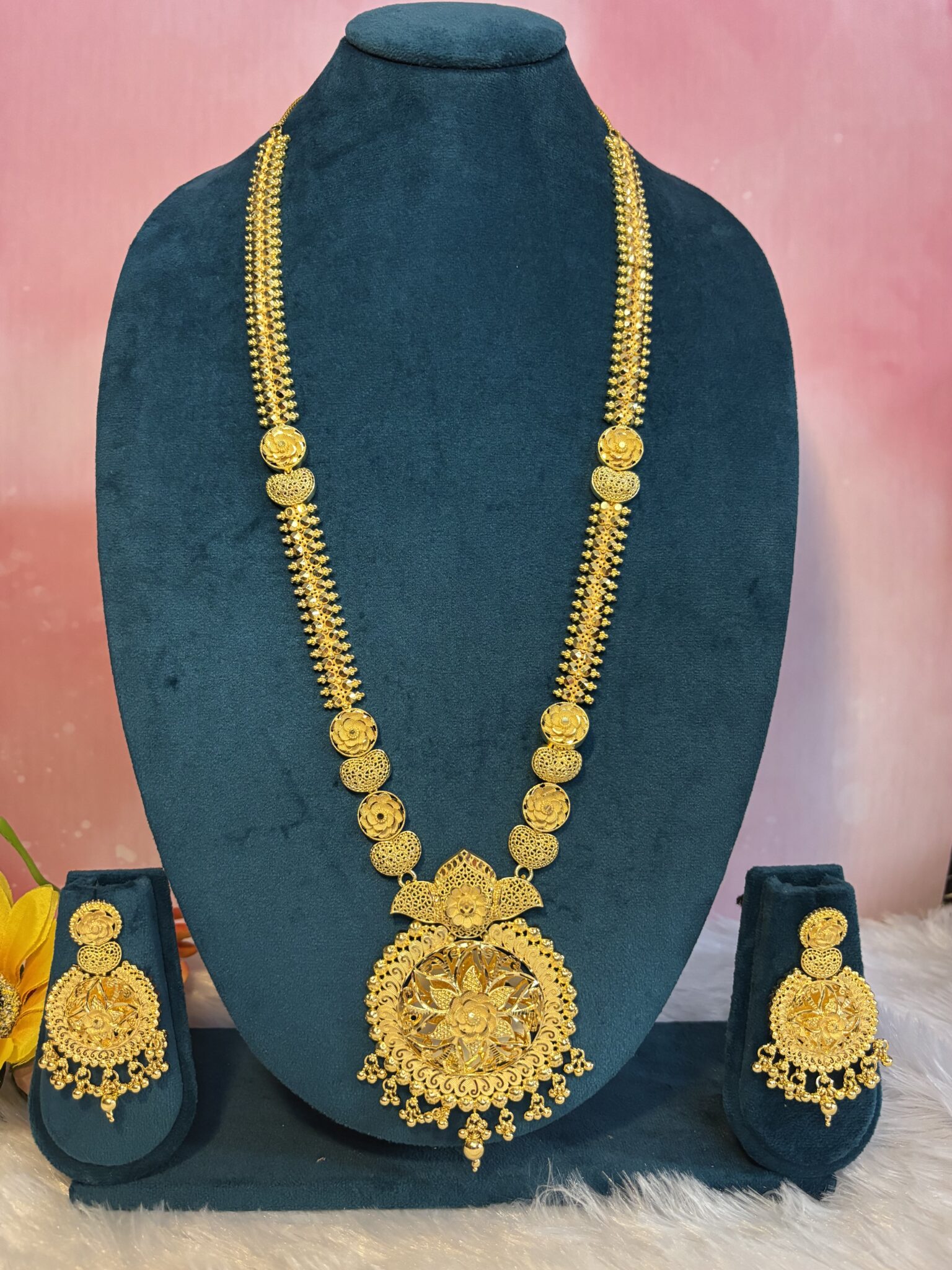 lakshmi-motif-antique-gold-haram-set-2gm-gold