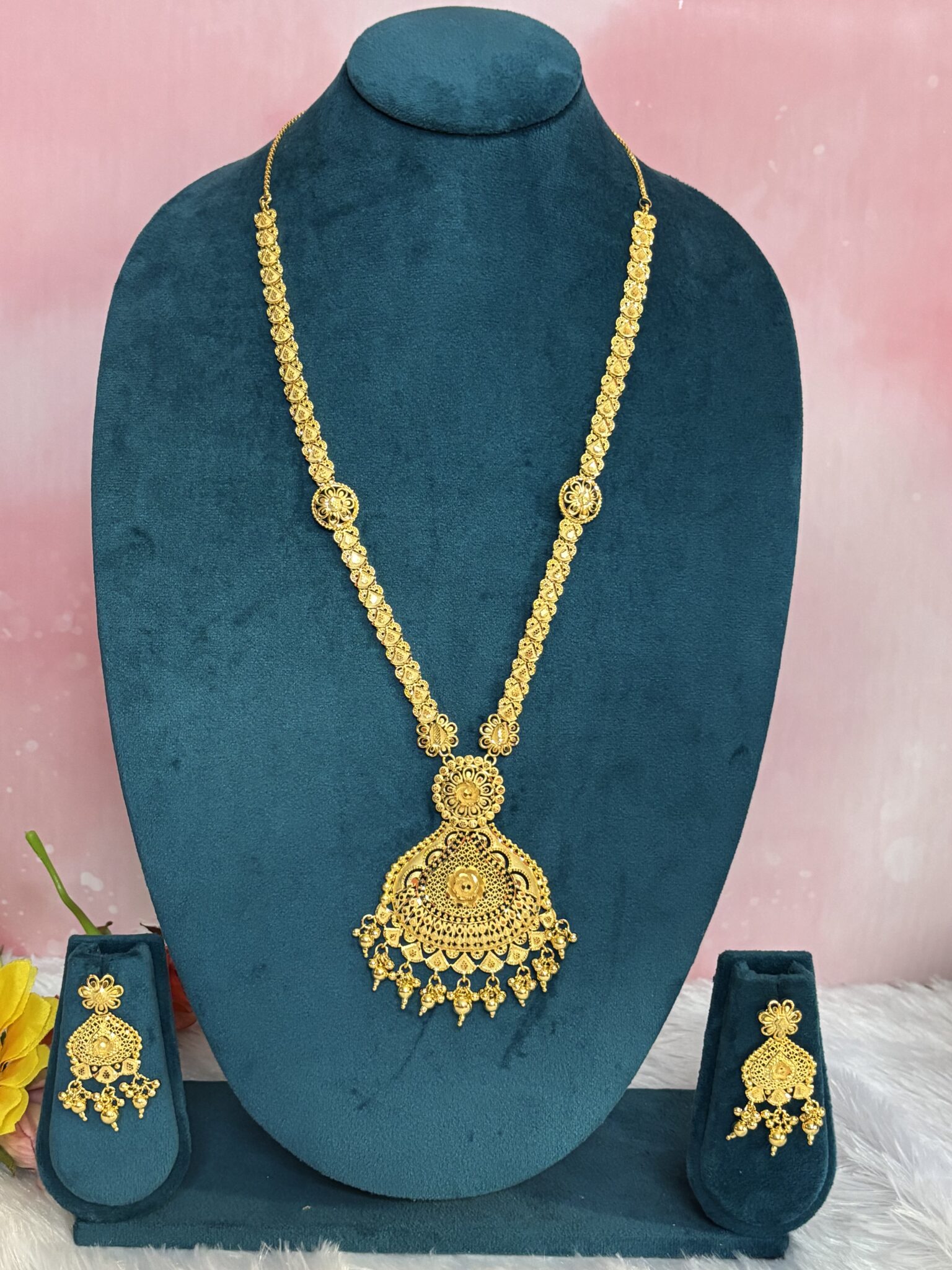 anvika-antique-gold-filigree-haram-set-2gm-gold