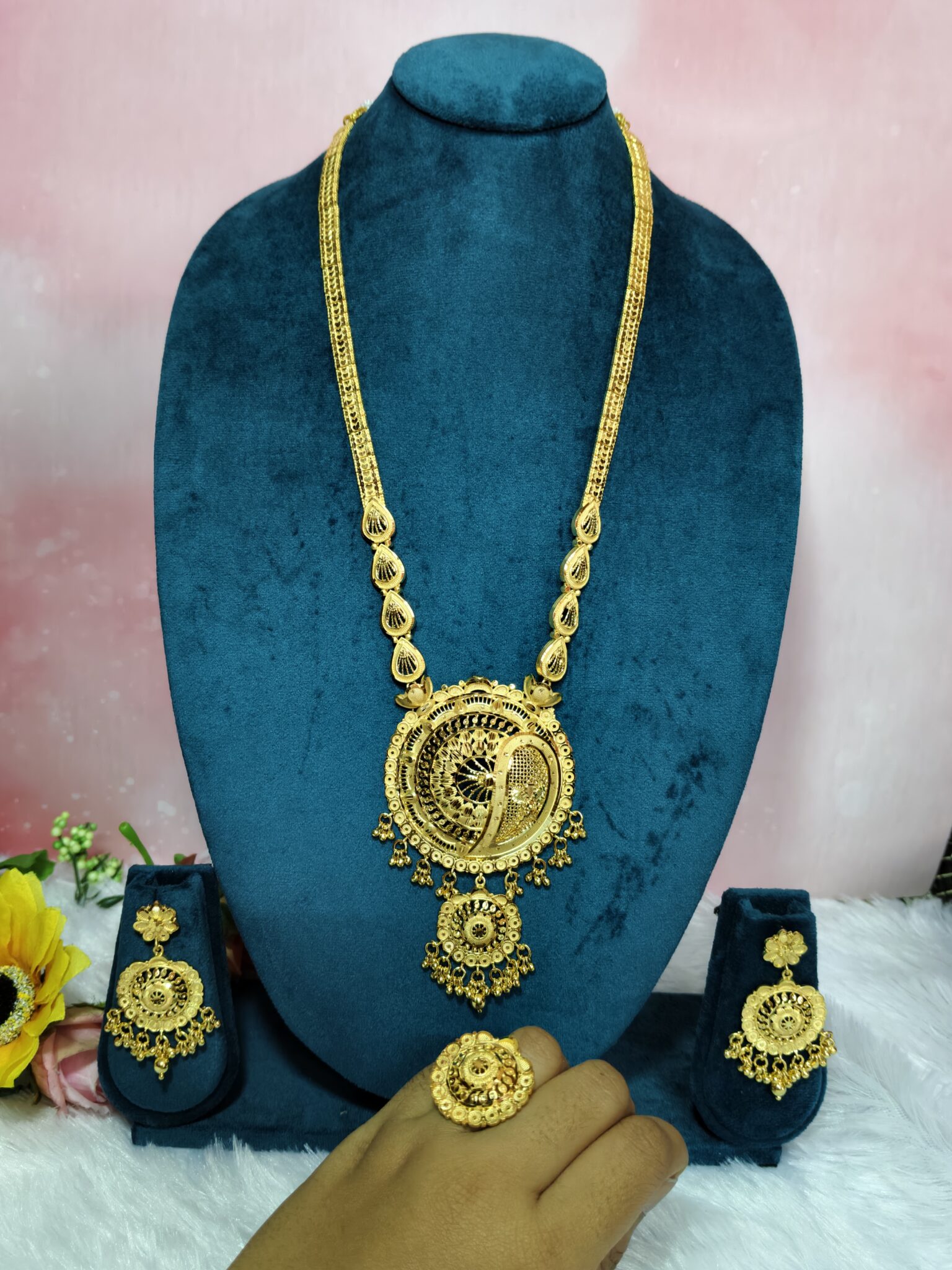 aadhira-antique-peacock-pattern-gold-haram-set-2gm-gold